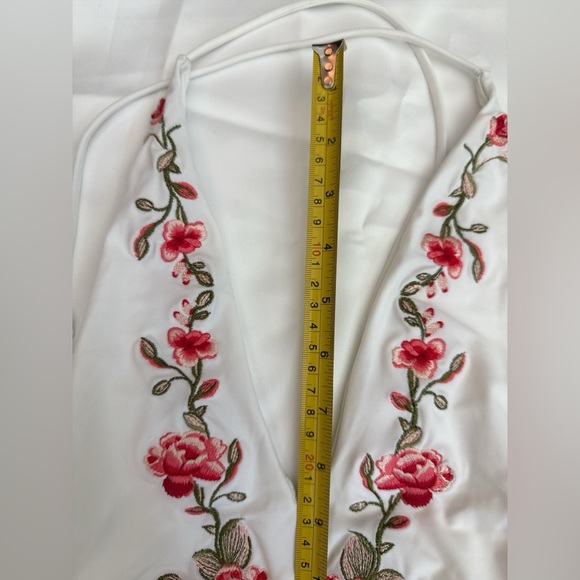 Tobi White Embroidered Floral One Piece Swimsuit XS Deep V Plunge, Lace-Up Sides - Picture 13 of 16